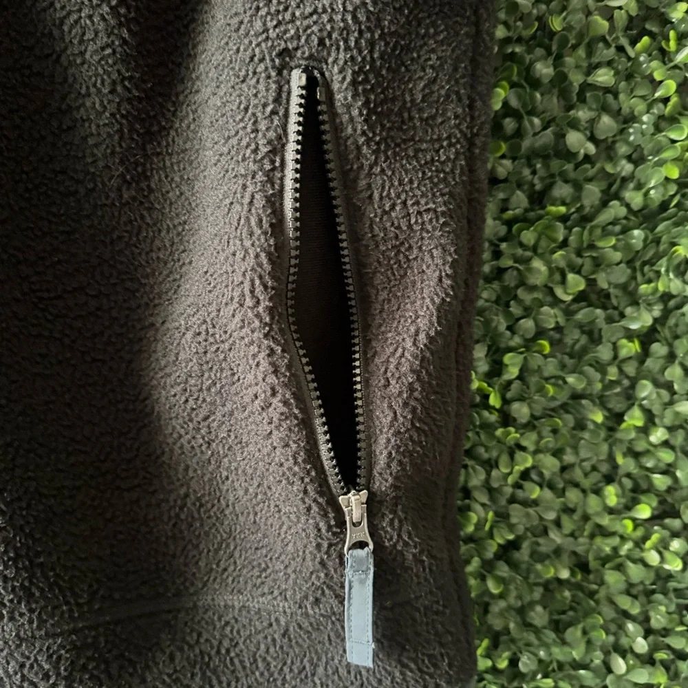 EDDIE BAUER MEN'S FULL ZIP RELAXED FIT FLEECE SLEEVELESS VEST - Picture 7 of 9